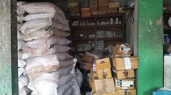 গোয়ালন্দে সিন্ডিকেটের কবলে সারের বাজার, জিম্মি কৃষক