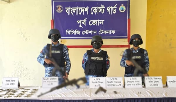 নাফ নদীতে অস্ত্র-গোলাবারুদ উদ্ধার, লক্ষ্য ছিল রোহিঙ্গা ক্যাম্প