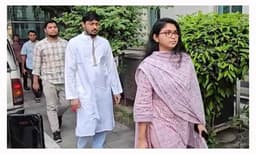 সংকটাপন্ন খালেদা জিয়াকে দেখতে হাসপাতালে এনসিপি নেতারা