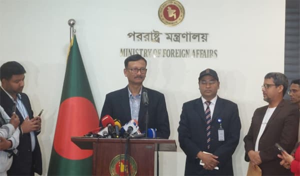 নির্বাচন নিয়ে প্রতিবেশীদের নসিয়ত অগ্রহণযোগ্য: পররাষ্ট্র উপদেষ্টা