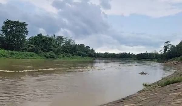 মৌলভীবাজার সীমান্তে বাঁধ বন্ধ, ঢলে দুর্যোগের আশঙ্কা তীব্র