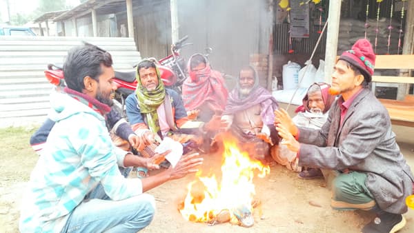 কুড়িগ্রামে ঘন কুয়াশা, শীতে জবুথুবু ভূরুঙ্গামারী