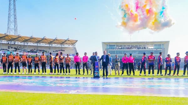 বিতর্ক ছাপিয়ে শুরু বিপিএল দ্বাদশ আসর, মাঠে নেই ট্রফি