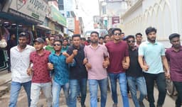 কমিটিতে অবমূল্যায়ন, পিরোজপুরে ক্ষুব্ধ ছাত্রদল কর্মীদের বিক্ষোভ