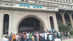 নগর ভবনে শপথ দাবিতে ফের সরব ইশরাক সমর্থকরা