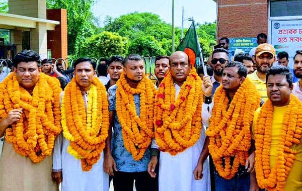 বিএনপি নেতা আউয়াল খাঁনসহ ৮ নেতার কারামুক্তি