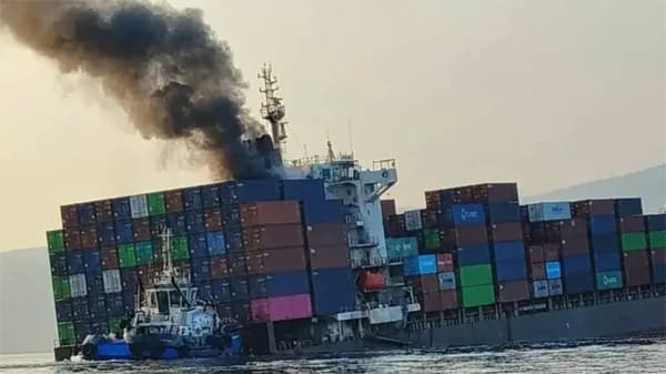 হরমুজে জাহাজডুবি ও অগ্নিকাণ্ড, উত্তেজনার মধ্যে কৌশল বদলাচ্ছে ইরান