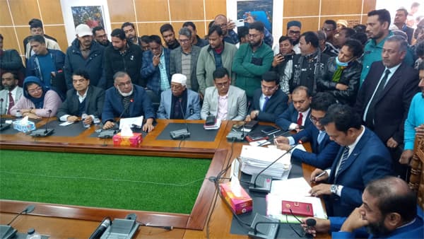 বরিশালে মনোনয়ন যাচাইয়ে বাতিল ও স্থগিতে চমক