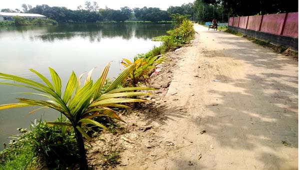 সংবাদ প্রকাশের পর আত্রাইয়ে ধসে যাওয়া রাস্তার মেরামত