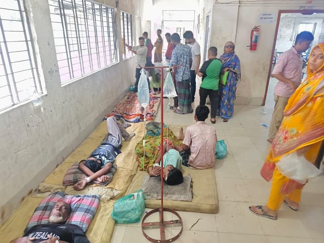 বঙ্গোপসাগরে মাছধরা ট্রলার ডুবি, ৫ জেলে নিখোঁজ