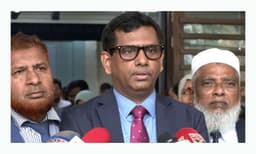 শেখ হাসিনা সেনাবাহিনীকে উসকানি দিচ্ছেন: চিফ প্রসিকিউটর