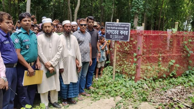লাশ উত্তোলনে আপত্তি, কান্নায় ভেঙে পড়লেন শহীদ সাগরের বাবা