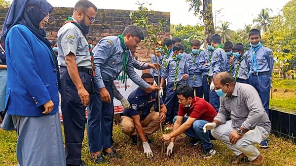 হিলিতে নানা আয়োজনে 'গ্রীণ এন্ড ক্লিন দিনাজপুর' কর্মসূচি পালন
