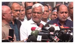 সিসিইউতে স্থিতিশীল খালেদা জিয়া, নিতে পারছেন চিকিৎসা: ডা. জাহিদ