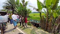 রাজাপুরে নিয়ন্ত্রণ হারিয়ে ইটবোঝাই ট্রলি খাদে পড়ে হেল্পার নিহত