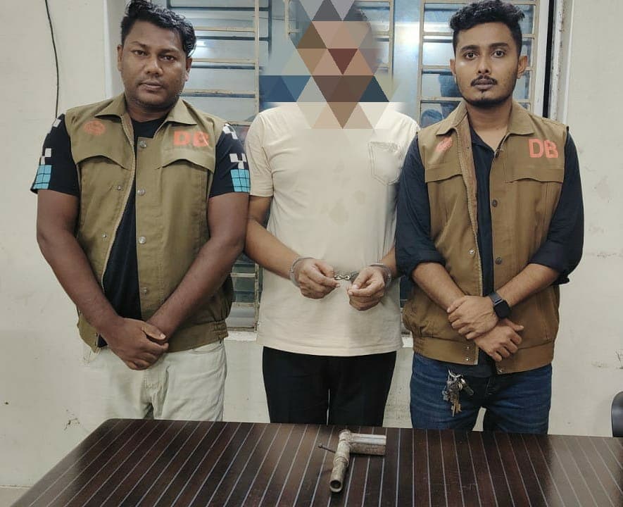 নোয়াখালীতে আওয়ামী লীগ নেতা পাইপগানসহ গ্রেপ্তার