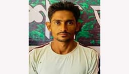 দেবীদ্বারে ৫ মাদক মামলার ওয়ারেন্টভুক্ত আসামি গ্রেফতার