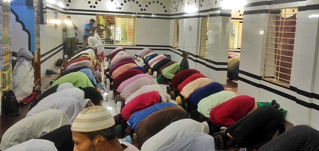 পটুয়াখালীর ২২ গ্রামে মধ্যপ্রাচ্যের সঙ্গে মিল রেখে ঈদ উদযাপন