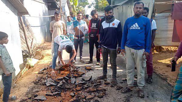 পানছড়িতে সড়ক কাজে অনিয়ম: এলাকাবাসীর বাধা, তদন্তের আশ্বাস