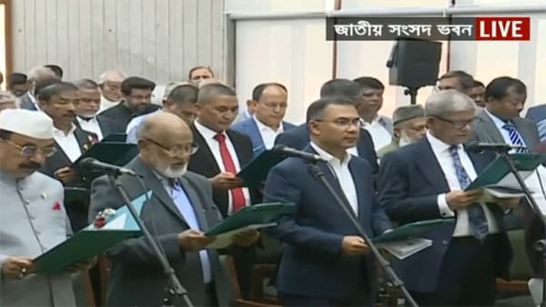 সংসদে শপথ নিলেন বিজয়ীরা