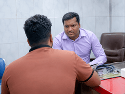 'ভাই' সম্বোধনকে কেন্দ্র করে হাসপাতালে উত্তেজনা, চিকিৎসা না পাওয়ার অভিযোগ