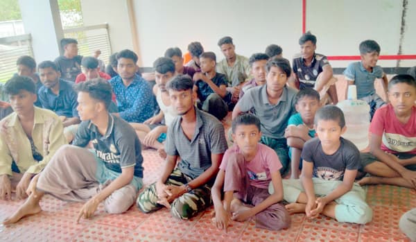 পাহাড়ি আস্তানা ভেঙে ৬৬ জনকে কোস্ট গার্ডের উদ্ধার