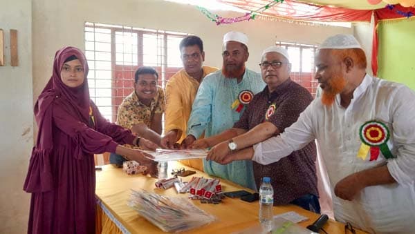 হিলিতে দাখিল পরীক্ষার্থীদের বিদায় ও নবীন বরণ অনুষ্ঠিত 