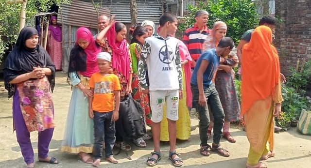 ভূরুঙ্গামারীতে ১৪ রোহিঙ্গা আটক: বিজিবি-স্থানীয়দের বক্তব্যে বিভ্রান্তি