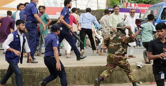 চকরিয়ায় এনসিপির পথসভায় উত্তেজনা, বিএনপির মঞ্চ ভাঙচুর