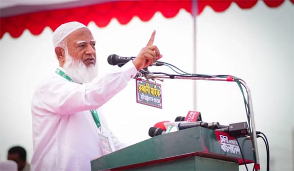 অপতথ্য ছড়ানো হচ্ছে, গুরুত্ব না দিতে আহ্বান শফিকুরের