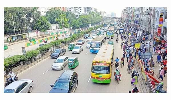 লকডাউনেও রাজধানীতে স্বাভাবিক গণপরিবহন চলাচল