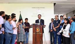 সাবের হোসেনের বাসায় রাষ্ট্রদূতদের বৈঠক, যা বললেন পররাষ্ট্র উপদেষ্টা