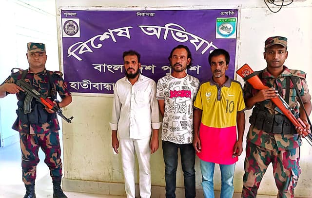 হাতীবান্ধা সীমান্তে বিএসএফের পুশইন, স্থানীয়দের বাধায় রক্ষা