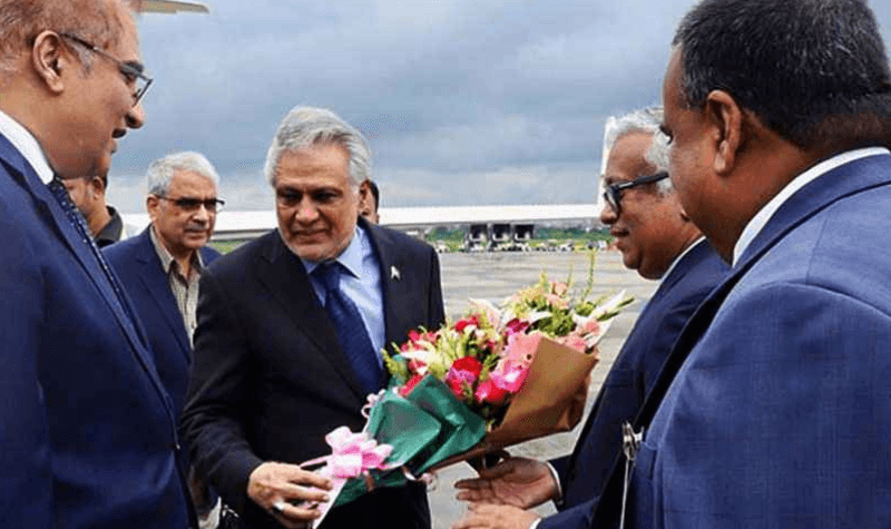 ঢাকায় পাকিস্তানের উপপ্রধানমন্ত্রী ইসহাক দার, দ্বিপক্ষীয় সম্পর্ক জোরদারের বার্তা