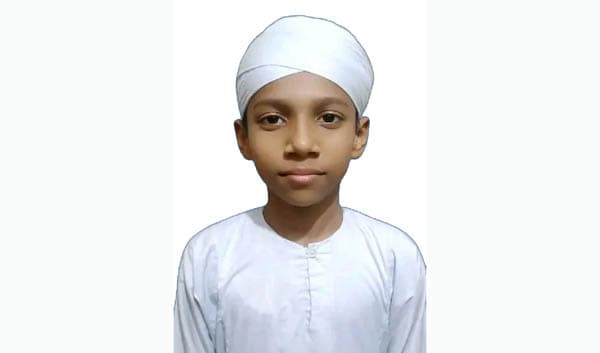 মাত্র ১১ মাসে কুরআনের হাফেজ ৯ বছরের শিশু শিহাব মাহমুদ