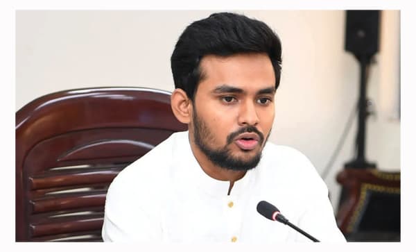 পদত্যাগ করবেন উপদেষ্টা আসিফ, হবেন স্বতন্ত্র প্রার্থী 