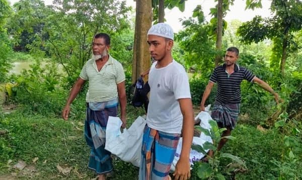 কুমিল্লায় শ্মশানের পাশে যুবকের লাশ, আতঙ্ক ছড়ালো এলাকায়