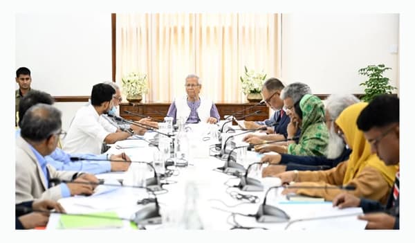 ইউনূসের নেতৃত্বে গণভোট আলোচনায় উপদেষ্টা পরিষদ