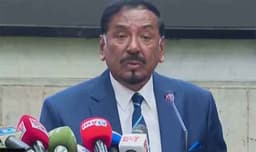 রাষ্ট্রপতির পদত্যাগপত্র গ্রহণ করে দায়িত্ব নিলেন স্পিকার হাফিজ উদ্দিন আহমদ