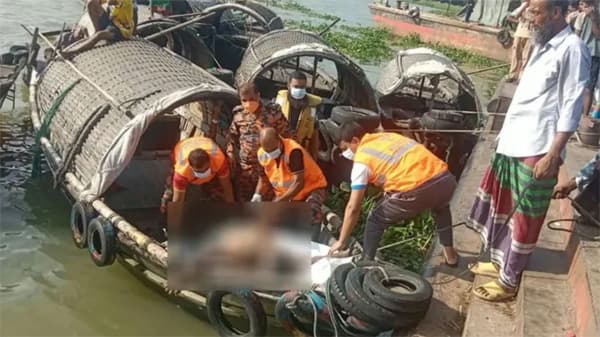 মেঘনায় ট্রলারডুবি, দুই ভাইবোনসহ তিনজনের মরদেহ উদ্ধার