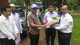 হিলি স্থলবন্দর পরিদর্শনে বিভাগীয় কমিশনার রফতানি বৃদ্ধির আহ্বান