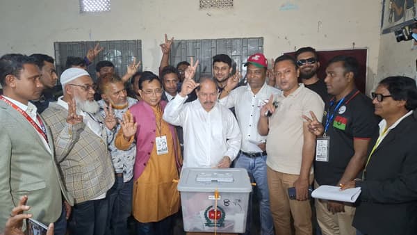 বরিশাল-৫: ভোট সুষ্ঠু, সার্ভারের ধীর গতির কারণে বিলম্ব: সরোয়ার