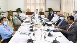 সরকারি ভবনের ছাদে সোলার বসাতে প্রধান উপদেষ্টার নির্দেশ