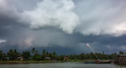 দেশের ১১ জেলায় ঝড়-বজ্রসহ বৃষ্টির সম্ভাবনা, নদীবন্দরগুলোতে সতর্কতা জারি