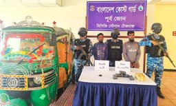 টেকনাফে সিএনজির সিটের নিচে লুকানো ইয়াবা উদ্ধার, আটক ২