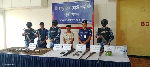 টেকনাফে পাহাড়ে যৌথ অভিযানে জি-৩ রাইফেল, বিদেশি পিস্তল ও বিপুল গুলি উদ্ধার