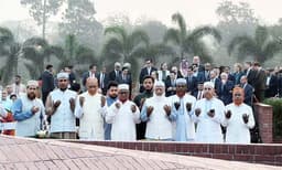 স্বাধীনতা দিবসে জাতীয় স্মৃতিসৌধে জামায়াত আমিরের শ্রদ্ধা নিবেদন