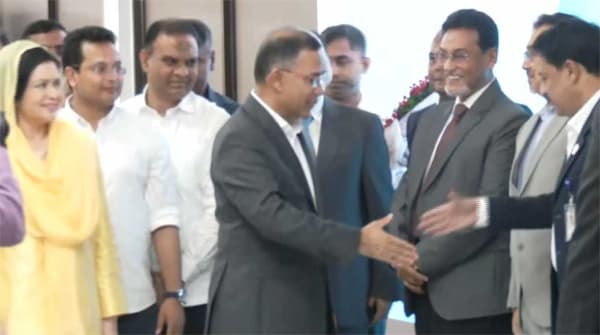 জাতিসংঘ সফর শেষে দেশে ফিরলেন প্রধানমন্ত্রী