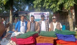 নবাবগঞ্জে মাদ্রাসা ছাত্রদের মাঝে শীতবস্ত্র বিতরণ