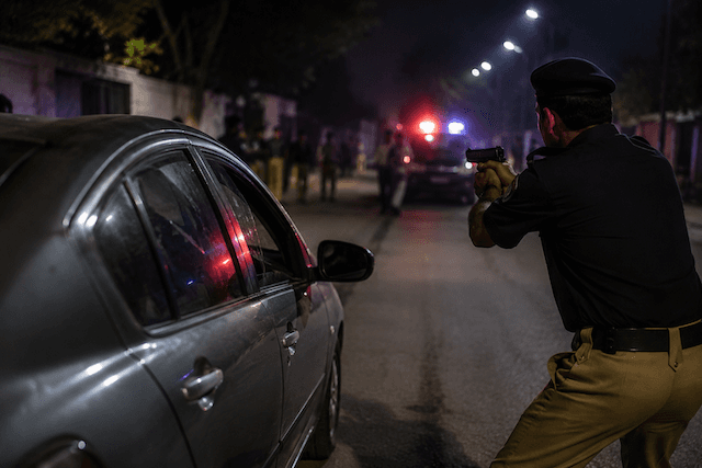 পাকিস্তানে পুলিশের গুলিতে অস্ট্রেলীয় শিশু নিহত